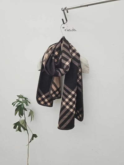 正韓EBA高級感格紋百搭圍巾6